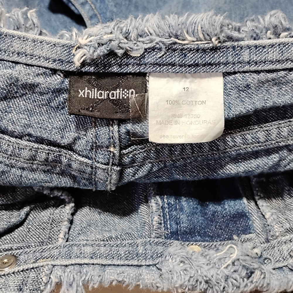 XHILIRATION Distressed Bleached Raw Hem Denim Blue Jeans - Picture 3 of 5